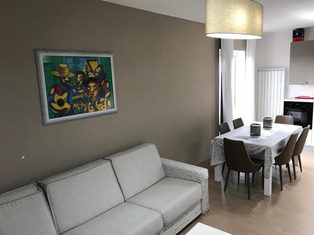 5 Miles Apt Lägenhet Rocca Cinquemiglia Exteriör bild